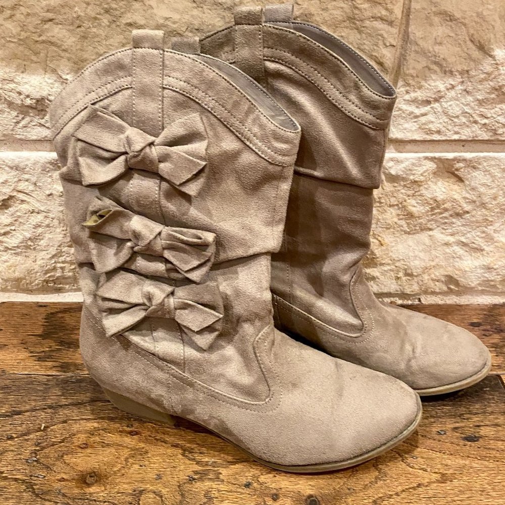 Size 8.5 Women's Kensie Gray Boots with Bow Detail Ankle Booties Fall Su…